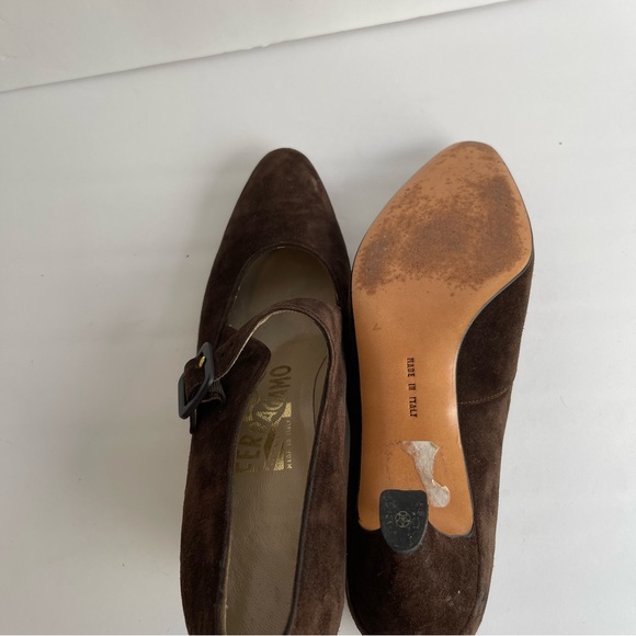 Savatore Ferragamo 1990s Brown Suede Pumps - Picture 6 of 7